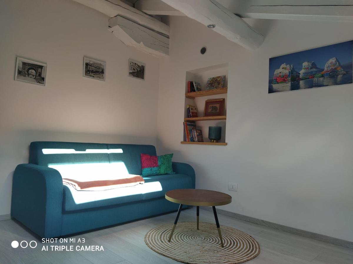 Appartement Un oeil sur la cathédrale à Aoste Extérieur photo